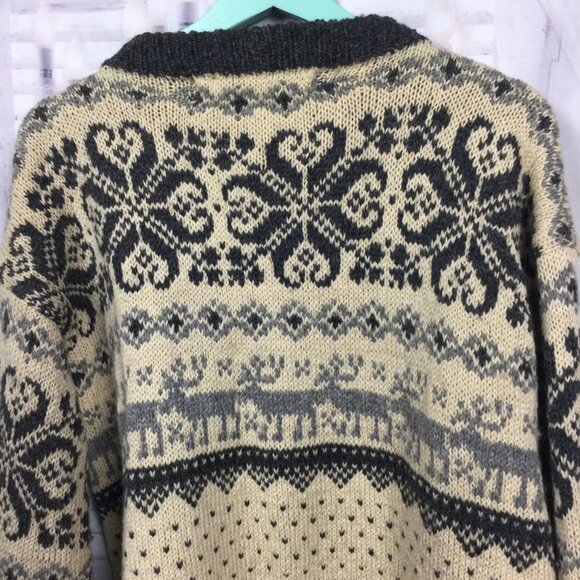 HUSFLIDEN Oslo Hand Knitted Nordic Wool Sweater - Picture 8 of 9